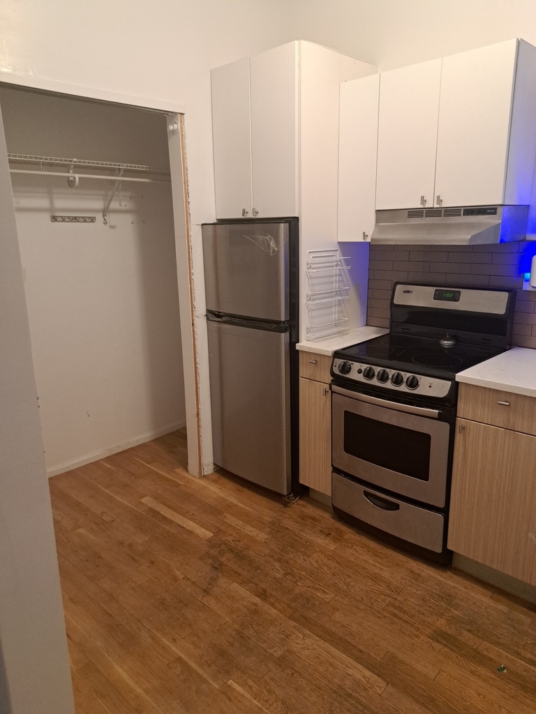 3694 Broadway - Photo 2