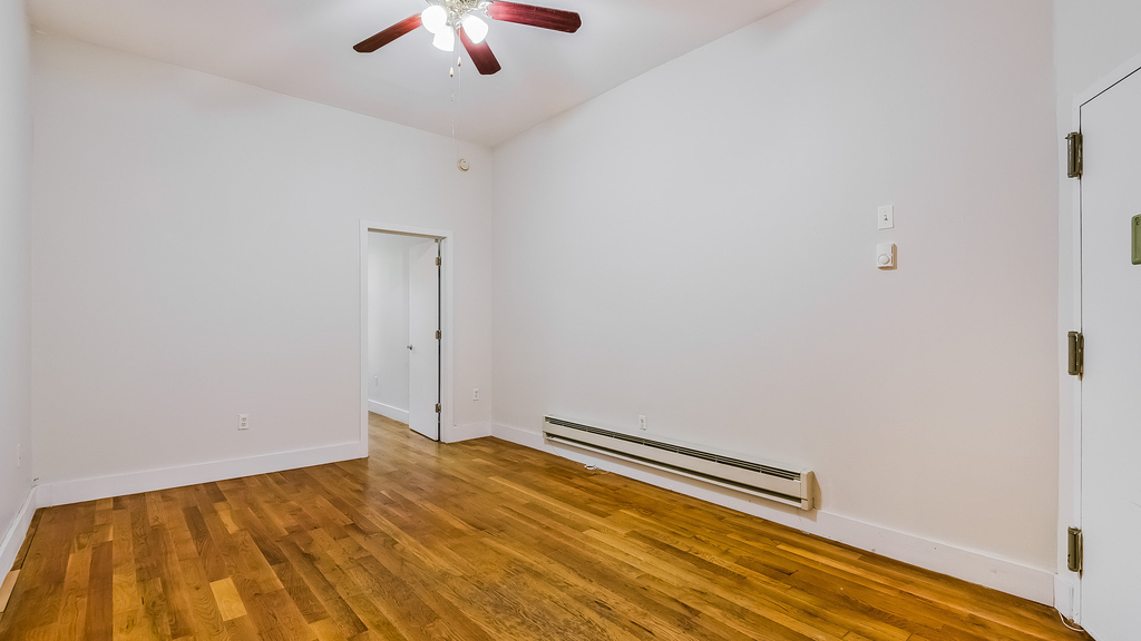 828 Halsey Street - Photo 9