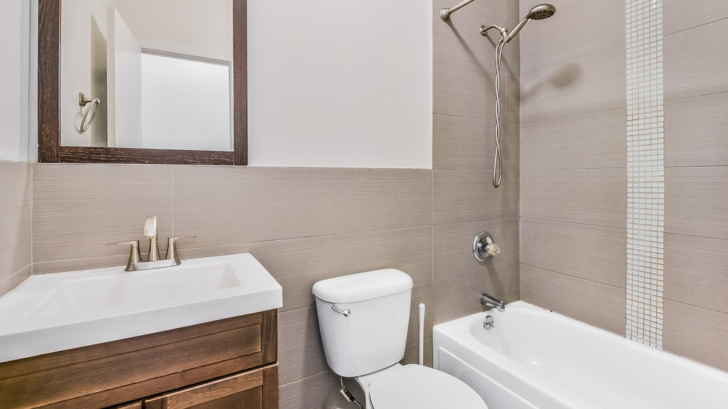 828 Halsey Street - Photo 7