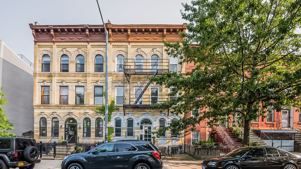 828 Halsey Street - Photo 14