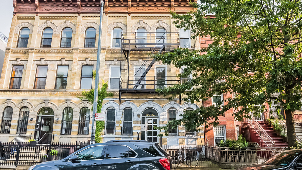 828 Halsey Street - Photo 15