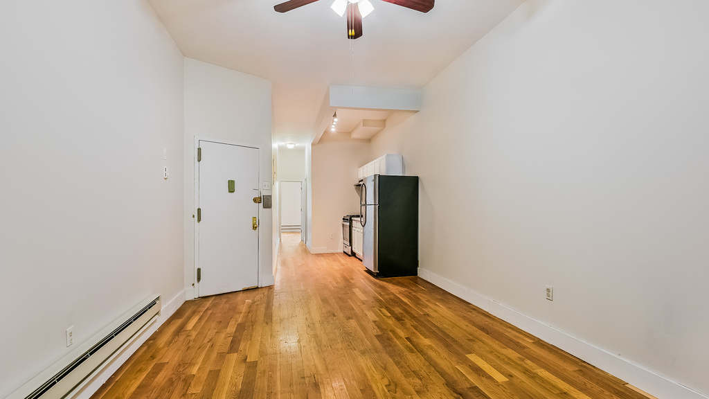 828 Halsey Street - Photo 1