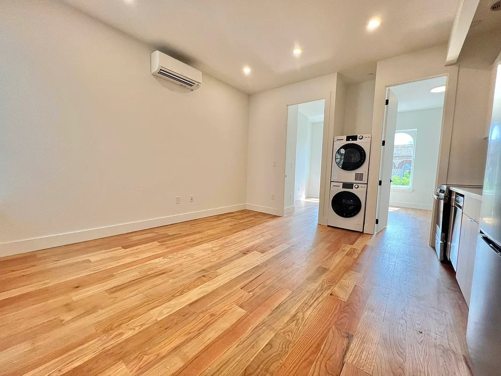 1823 Woodbine Street - Photo 2