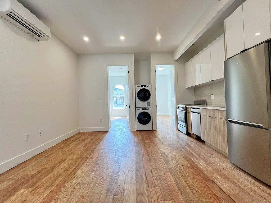 1823 Woodbine Street - Photo 1