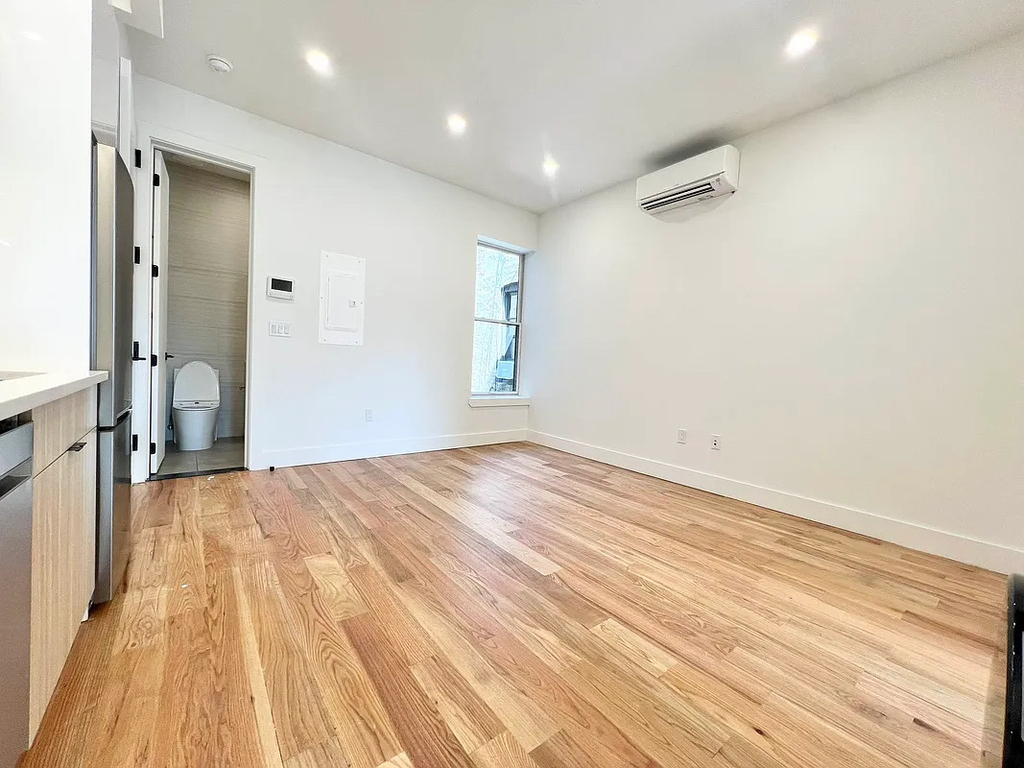 1823 Woodbine Street - Photo 3
