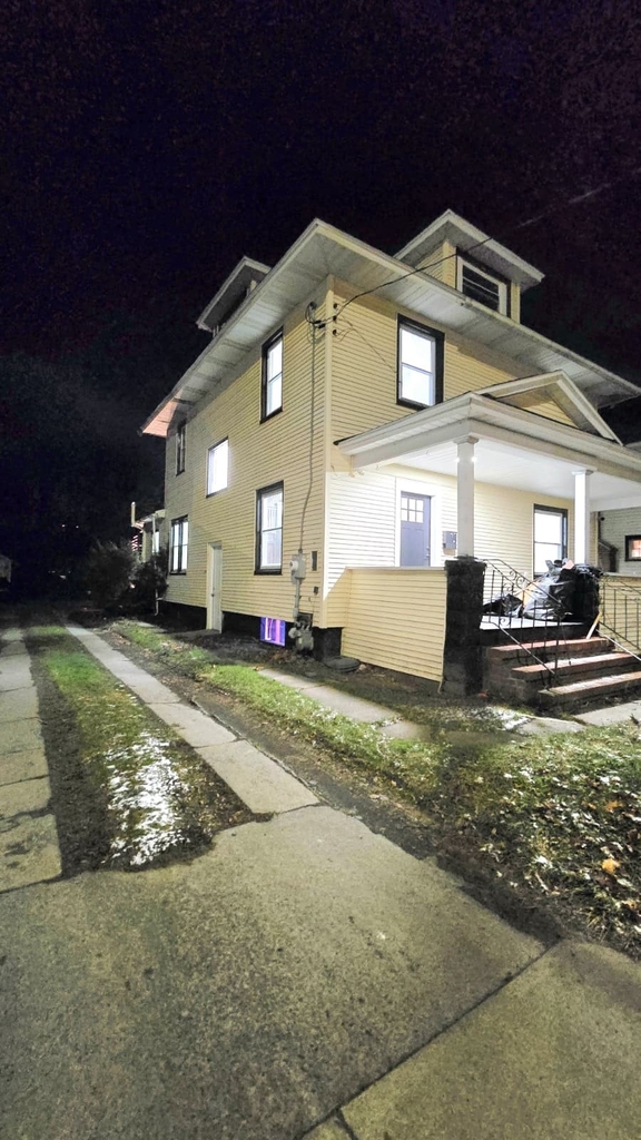 1704 E Main St - Photo 1