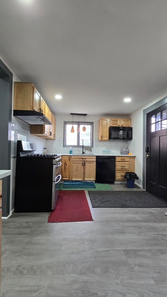 1704 E Main St - Photo 5