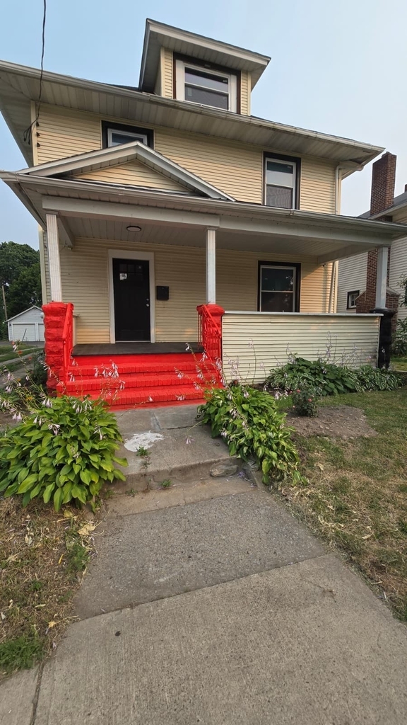 1704 E Main St - Photo 0