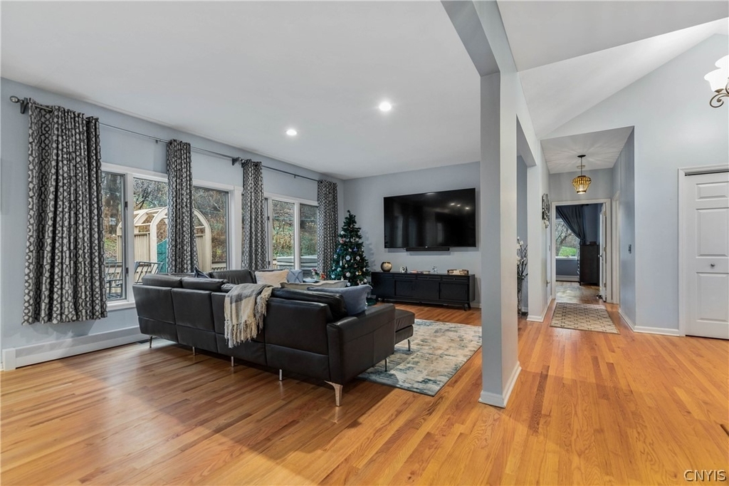 4892 Macgregor Lane - Photo 8