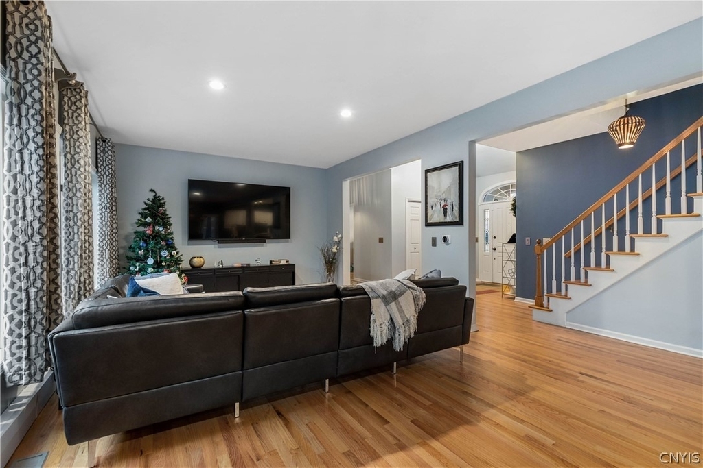 4892 Macgregor Lane - Photo 7