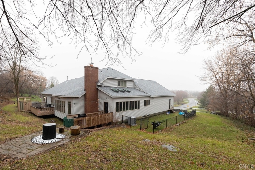 4892 Macgregor Lane - Photo 1