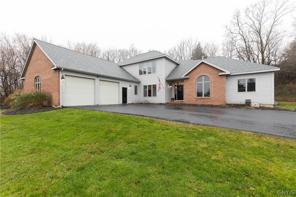 4892 Macgregor Lane - Photo 0