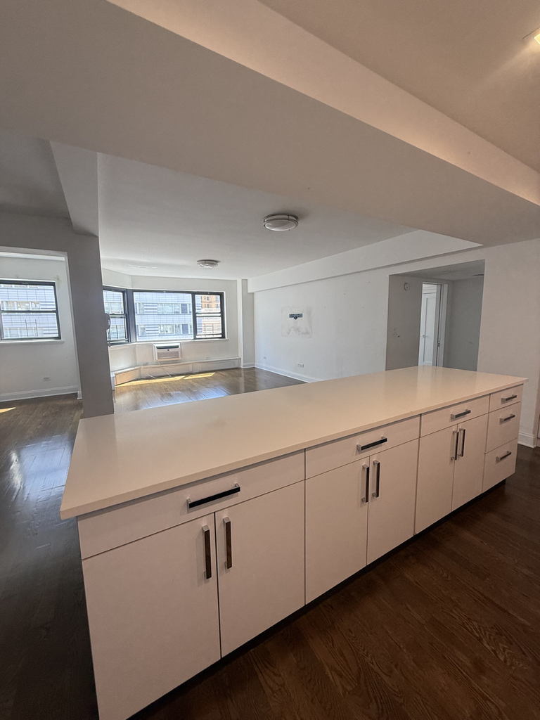 219 East 69th Street - Photo 19