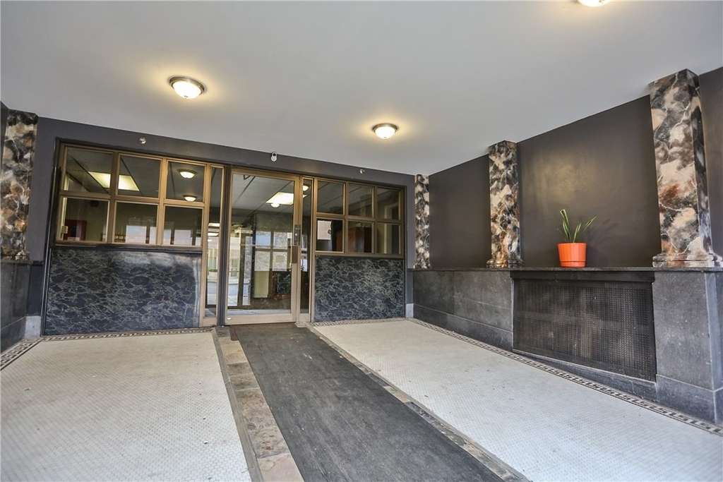 400 Main Street - Photo 10