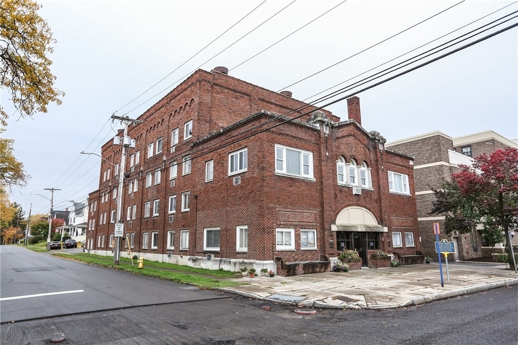 400 Main Street - Photo 0