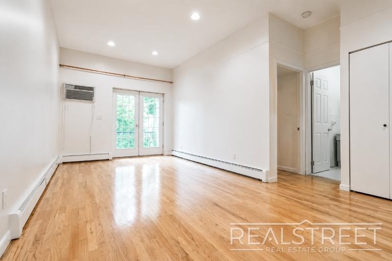 283 Sackett St - Photo 0