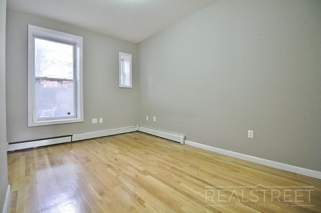 479 Hicks St - Photo 4