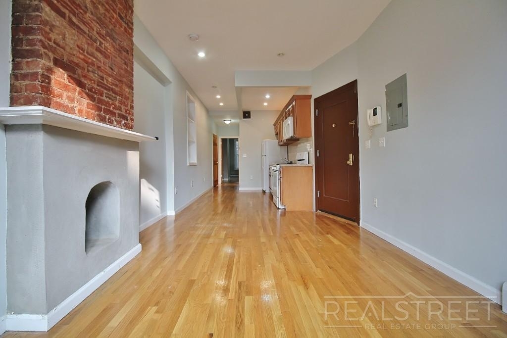 479 Hicks St - Photo 0