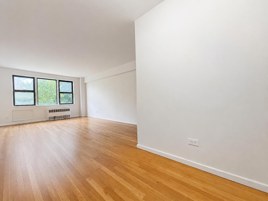 6645 Broadway - Photo 2