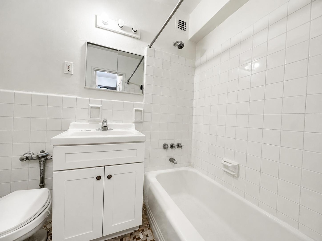 6645 Broadway - Photo 9