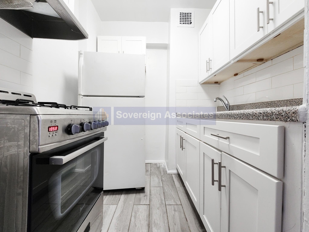6645 Broadway - Photo 2