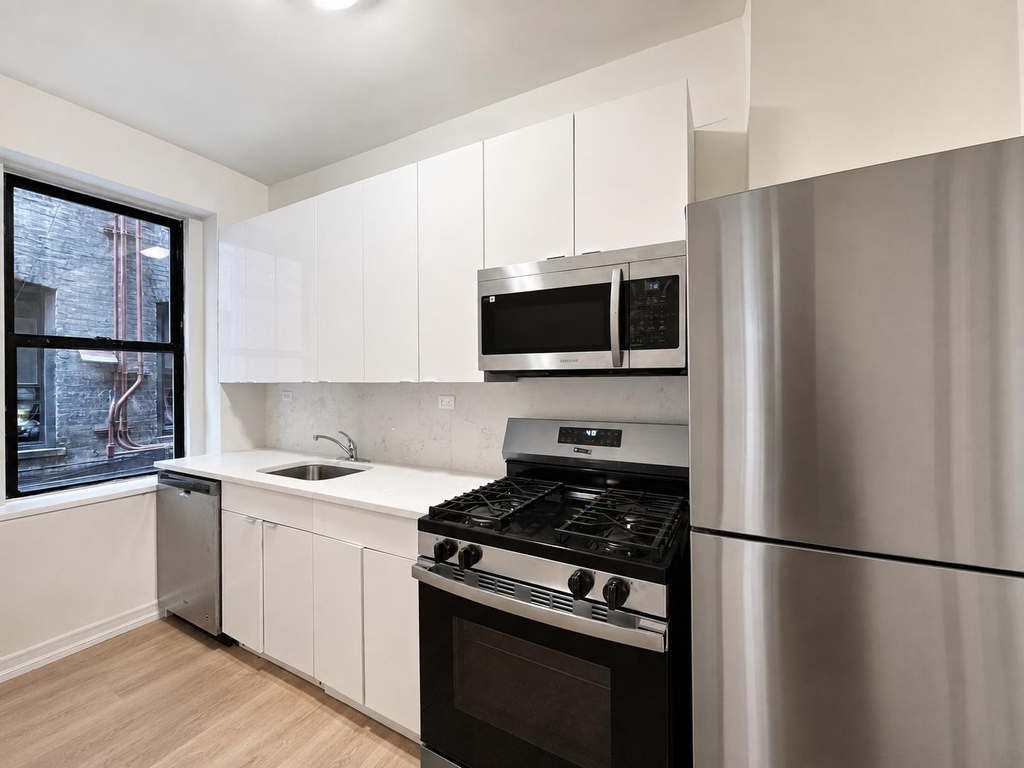 3415 Broadway - Photo 6