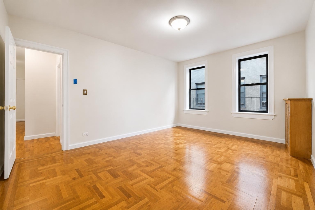 1803 Riverside Drive - Photo 2