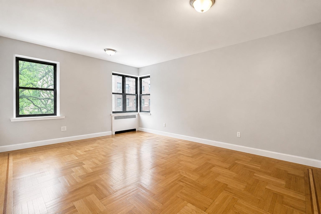 567 Fort Washington Avenue - Photo 1