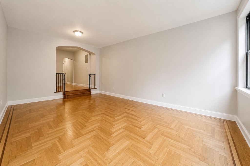 567 Fort Washington Avenue - Photo 2
