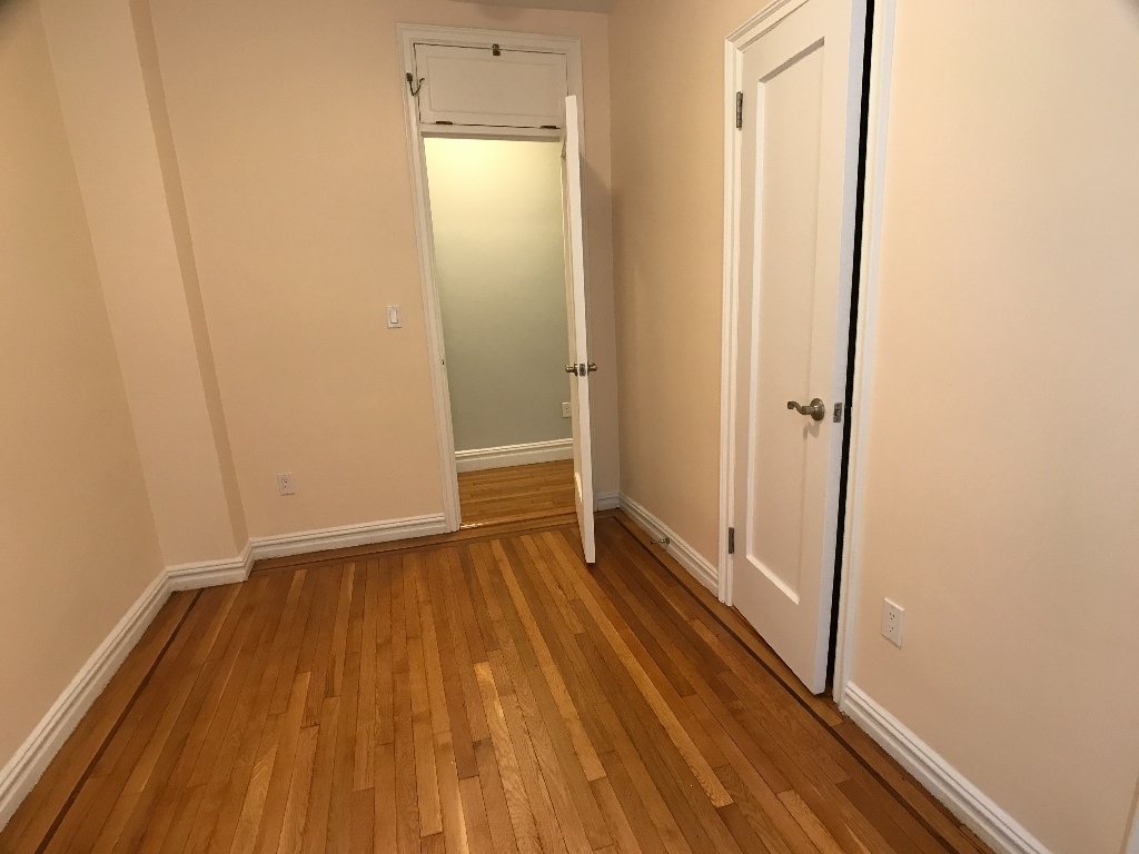 567 Fort Washington Avenue - Photo 3