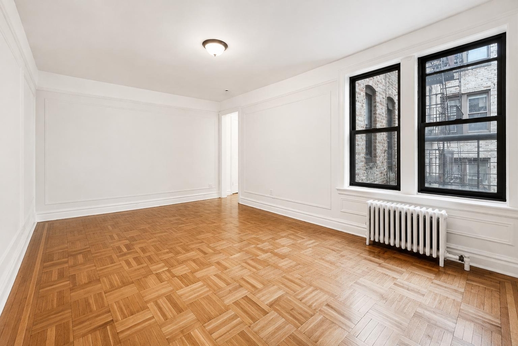 1803 Riverside Drive - Photo 2