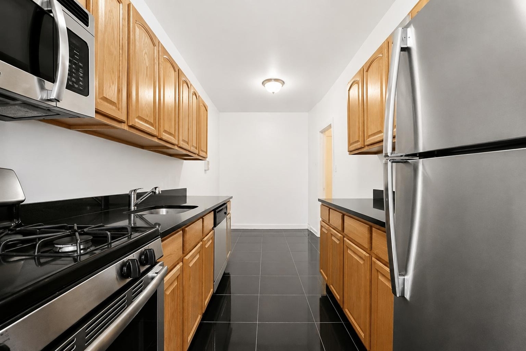 1803 Riverside Drive - Photo 8