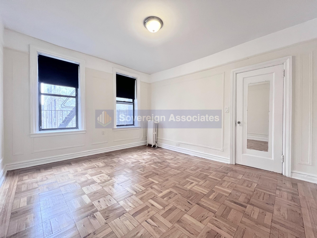 1803 Riverside Drive - Photo 4