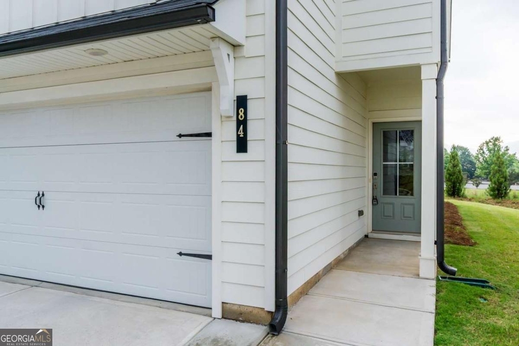 84 Founders Drive - Photo 1