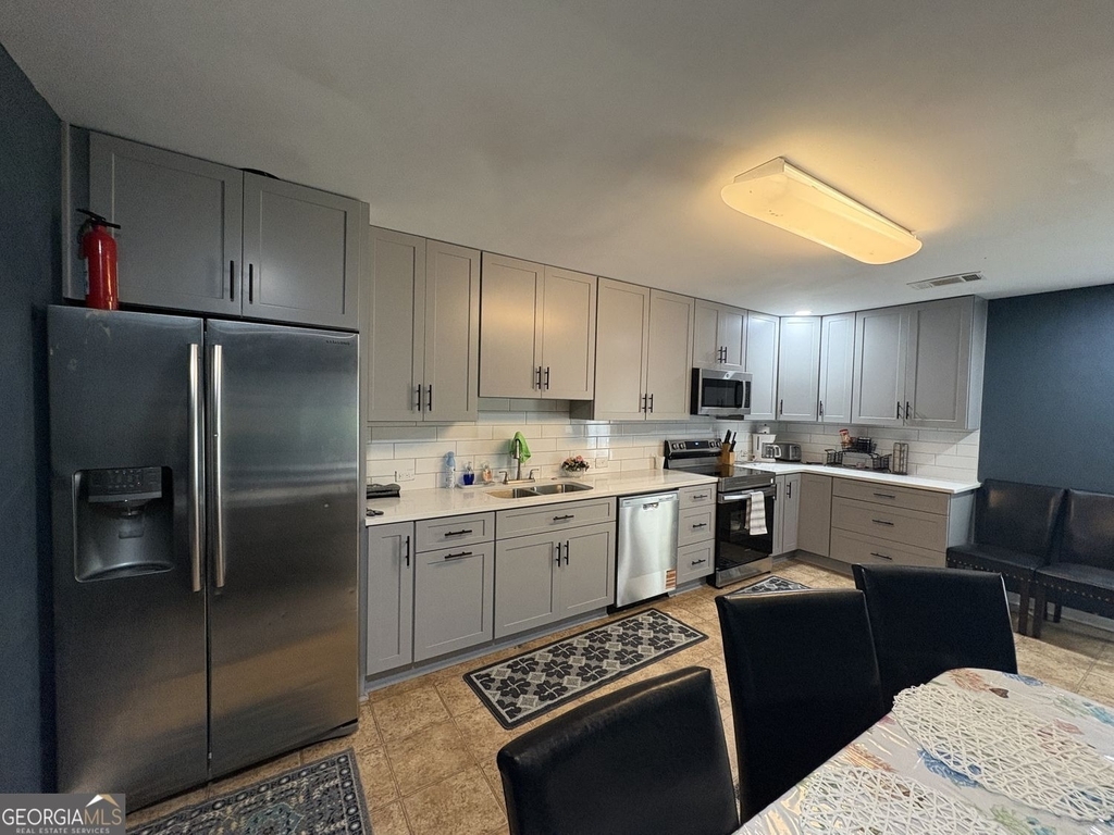180 Village Green Court Sw - Photo 3