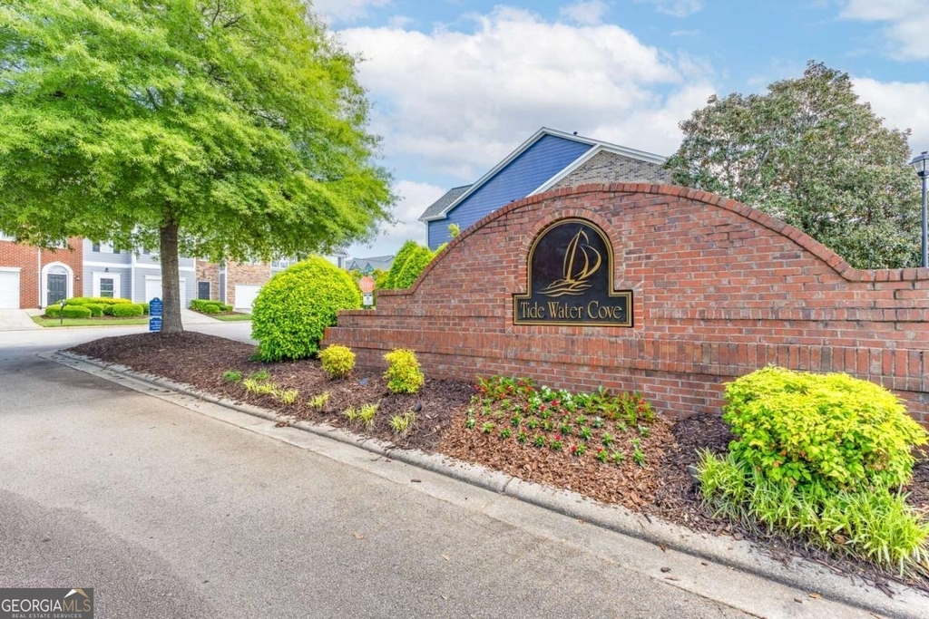 6604 Splashwater Drive - Photo 3