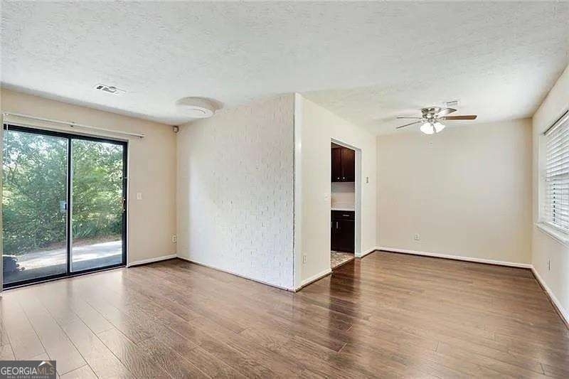 76 Sandalwood Circle - Photo 5