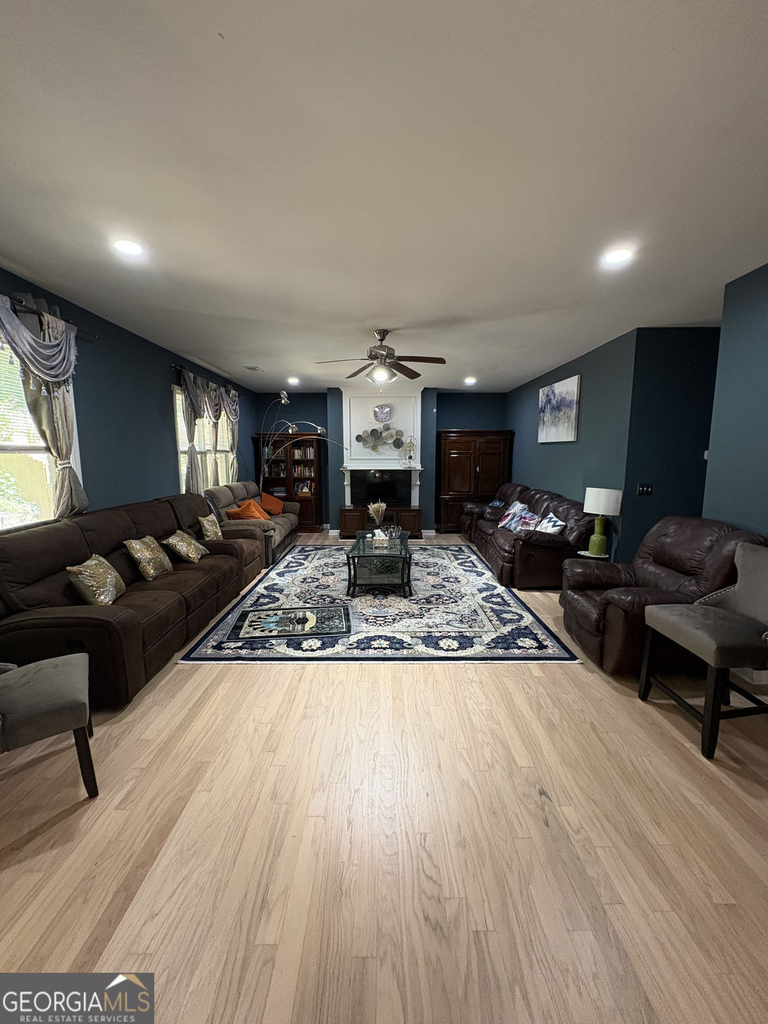180 Village Green Court Sw - Photo 5