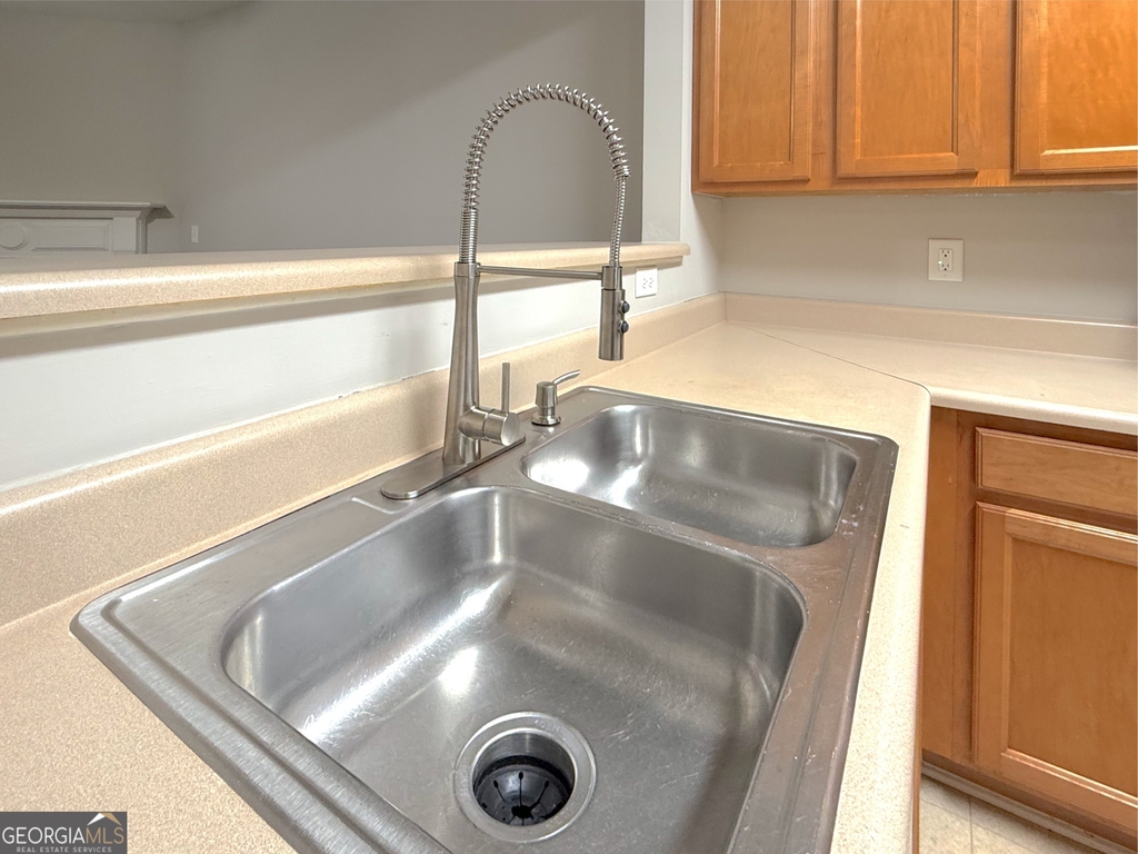 3845 Grovemont Place - Photo 10