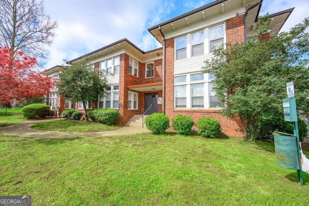 600 Parkway Drive Ne - Photo 0