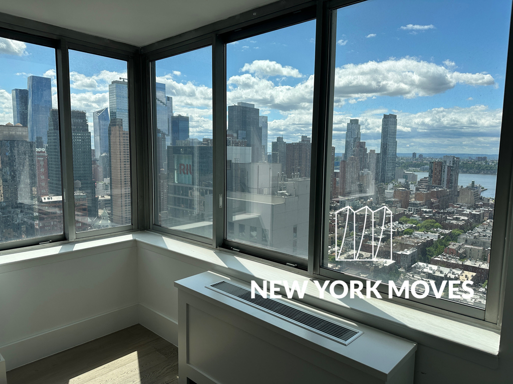 West 47th Street - Photo 3