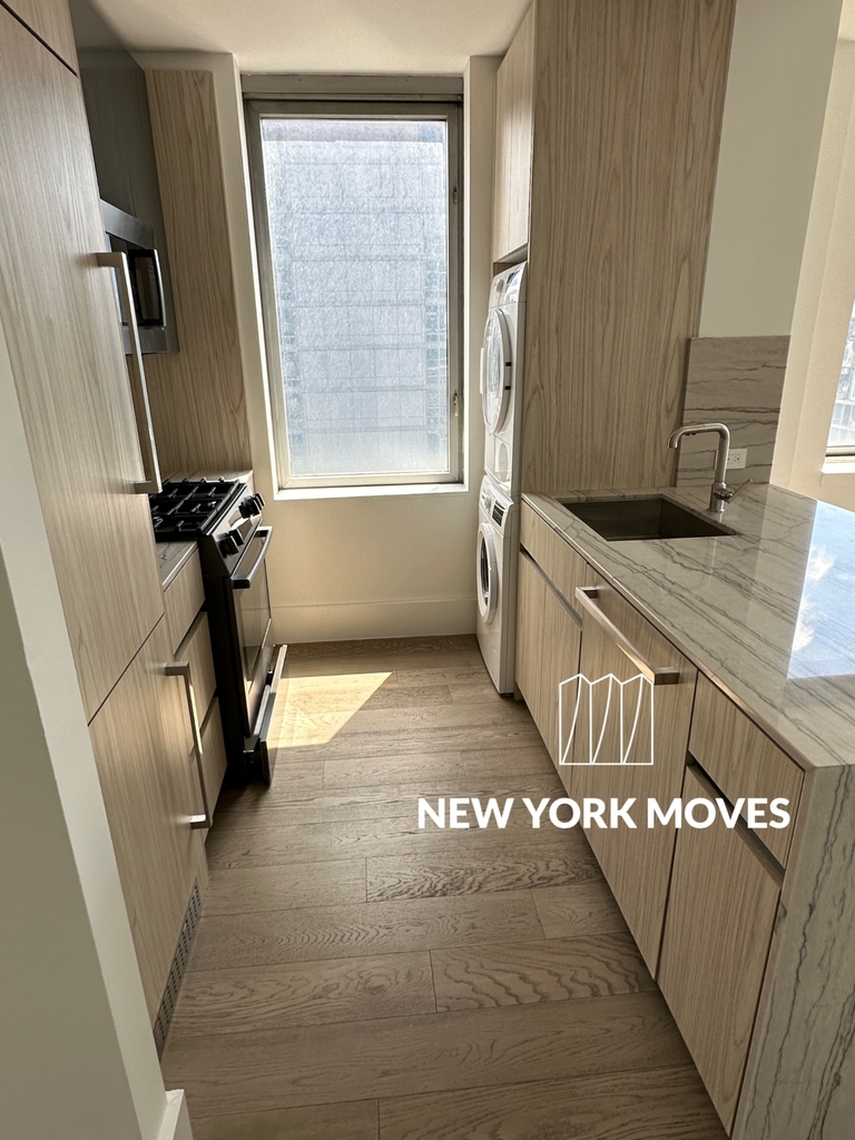 West 47th Street - Photo 5