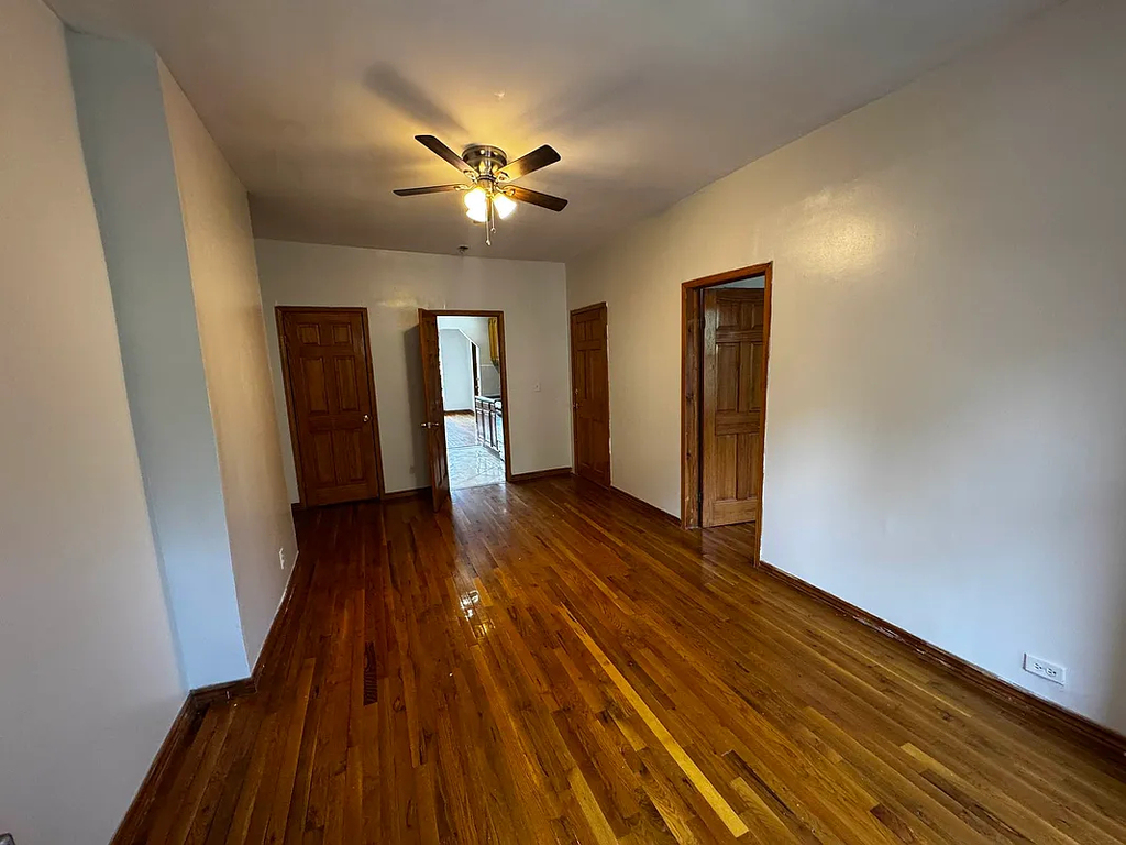 Bainbridge Street and Lewis Avenue - Photo 3