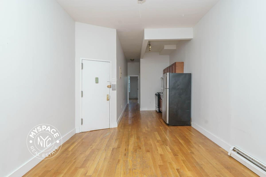 828 Halsey Street - Photo 0