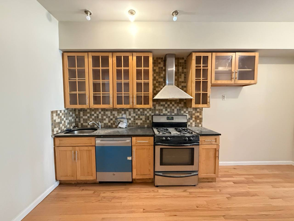 18 Goodwin Place - Photo 1