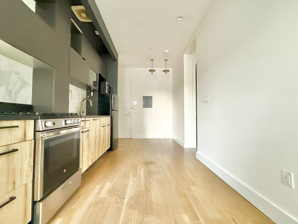 1052 Dean Street - Photo 2