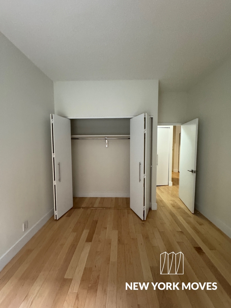 West 53rd Street - Photo 9