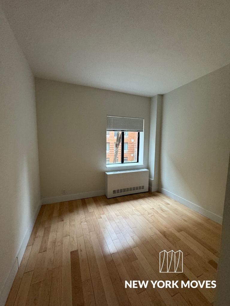 West 53rd Street - Photo 8