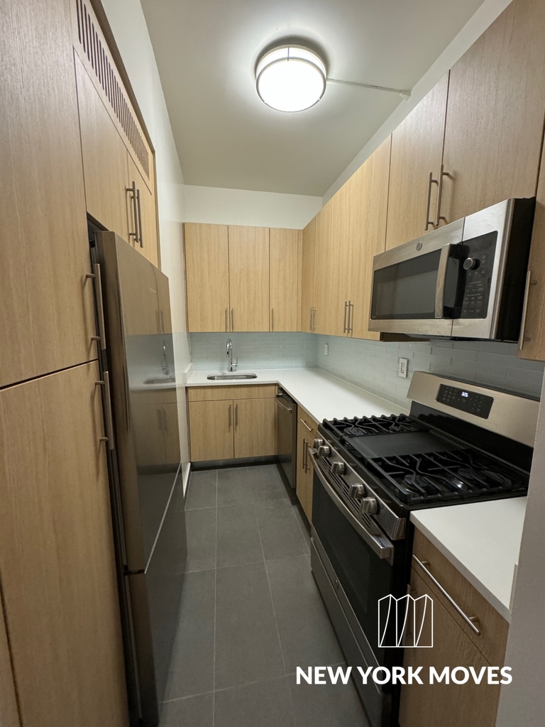 West 53rd Street - Photo 12