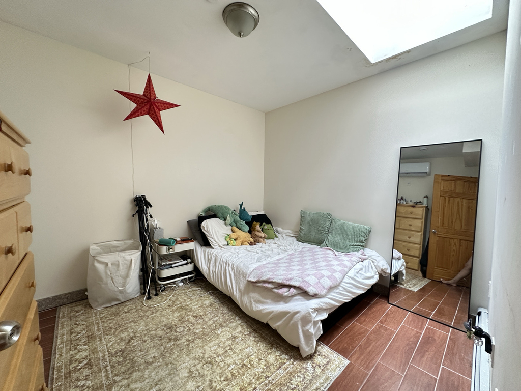 28 Troutman Street - Photo 5